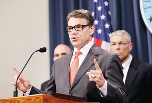 Perry enva Guardia Nacional a frontera