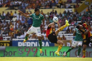 El defensa de los Leones Negros fue castigado con un duelo
