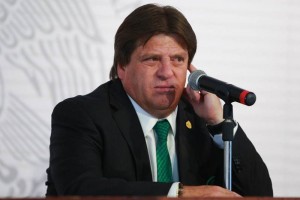 Miguel Herrera entreg� al Comit� de Desarrollo Deportivo de la Liga MX