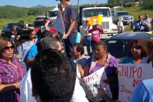 Bloquean carretera por desastre ecolgico en Sonora Los manifestantes tambin se dijeron inconformes por lo que calificaron como una dbil actuacin de