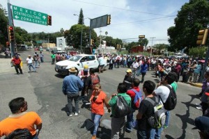 Durante el trayecto, los sindicalizados informaron a los ciudadanos sobre los motivos de la jornada 