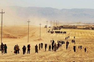 Se calcula que cerca de 40 mil personas, en su mayora yazides kurdos y cristianos, se encuentran t