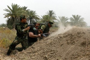 Los soldados iraques, respaldados con aviones de guerra, comenzaron a avanzar desde el sur y surest