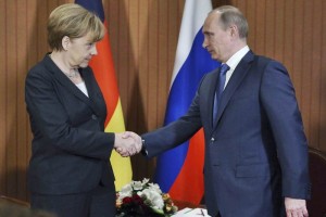 El l�der ruso inform� a su colega alemana sobre su intenci�n de enviar nuevos convoyes con ayuda hum