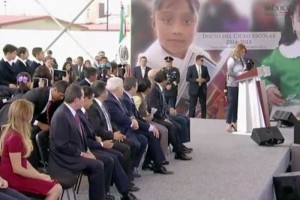 Pide Rivera de Pea respetar y no permitir agresiones En el marco del arranque del ciclo escolar 2015-2015, la Primera Dama pidi a los nios y jvenes a