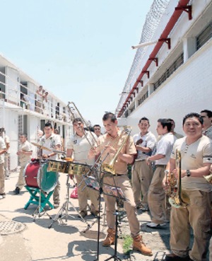 Poblacin penitenciaria celebra las Fiestas Patrias Poblacin penitenciaria celebra las Fiestas Patrias