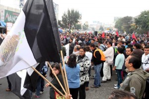 Marchan maestros por Puente de Alvarado a Segob