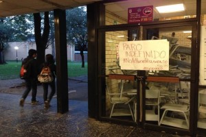 Alumnos pernoctan por paro en campus Zacatenco de IPN 