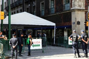 Algunas revisiones han provocado molestia a los empleados de los negocios aleda�os al primer cuadro 