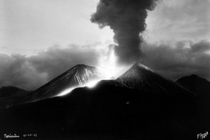 El Paricut�n, el volc�n m�s joven del mundo, atemoriz� a los habitantes de San Juan Parangaricutiro 