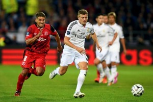 El medio alem�n en partido con el Real Madrid