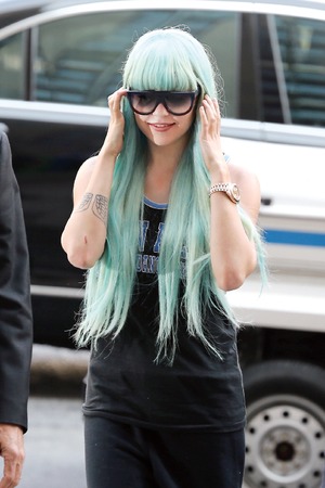 Amanda Bynes volvi� a mezclar volante y drogas