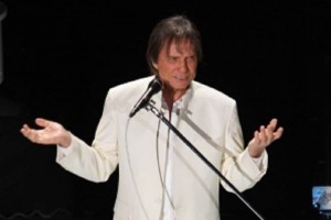 Roberto Carlos da lecciones de romanticismo en LA El amor y la aoranza dominaron el concierto