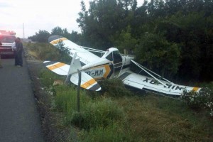 Babn Guerra aterriz en la carretera y orill la avioneta que fue detenida por unos matorrales