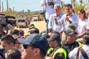 El mandatario se encuentra en estos momentos con el presidente Enrique Pea Nieto, ambos dialogan co