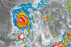 Se mantiene activa la zona de alerta por efectos de huracn de Punta Abreojos, hasta Santa Rosala, 