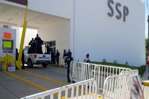 Suman unos mil 500 uniformados concentrados en el cuartel, incluyendo los que llegaron de diversas r