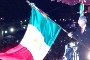 El gobernador Salvador Jara comparti� en Twitter la fotograf�a del Grito en Morelia