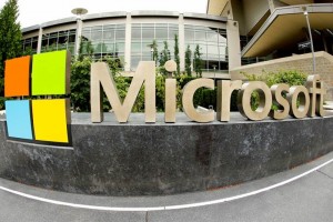 Microsoft compra a Minecraft por 2 mil 500 mdd Prev que la adquisicin tenga un resultado neutro en el ao fiscal 2015, sobre una base de principi