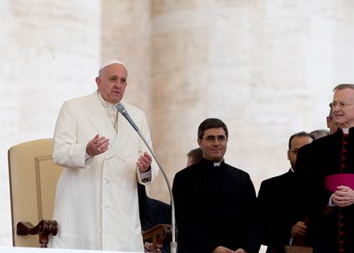 El pontfice argentino inst adems a los fieles a rezar por todos los que han perdido la vida por l