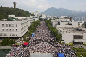 La inusual manifestacin fue convocada por la Federacin de Estudiantes de Hong Kong, como una muest