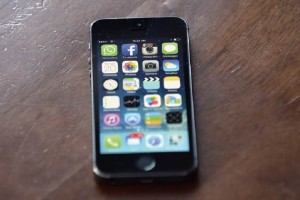 Los mensajes por medio de WhatsApp, Facebook y Twitter han desplazado a los tradicionales SMS