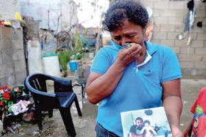 La se�ora Flor Morales Cruz se quiebra al narrar c�mo encontr� a su esposo muerto tras 