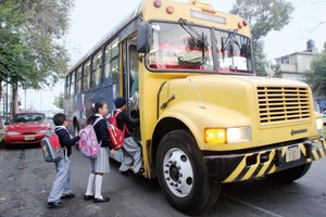 Proponen reducir 25% el tr�fico con transporte escolar