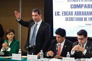 El secretario de Finanzas del DF, Edgar Amador Zamora, pidi� esperar las estimaciones que realiza la