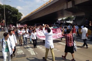 Estudiantes de distintos planteles del IPN inician su marcha por Manuel Carpio e Instituto Tecnol�gi