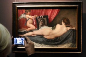 La muestra ofrece un recorrido dividido en tres etapas