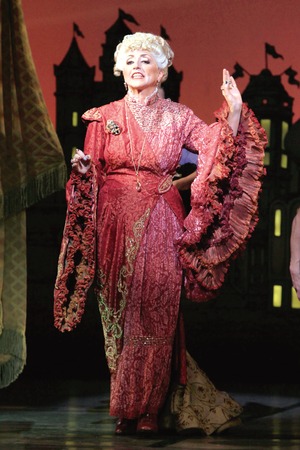 Fernanda Tapia ante su Fernanda Tapia ante su