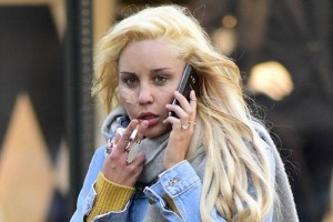 La han visto hablarle a los �rboles