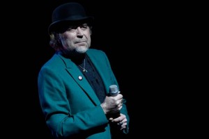 PRESENTACIN. El cantante espaol durante un concierto de su gira