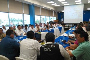 Durante la reuni�n se inform� que se prev� que el hurac�n impacte en la pen�nsula el jueves pr�ximo 