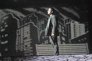 Historia de amor es teatro, cine y espejo de la violencia Es un drama entre la razn y la locura, y el amor y la dominacin, donde el grupo despliega una seri