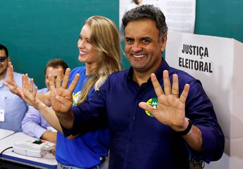El lder opositor tiene previsto esperar los resultados en la capital de Minas Gerais