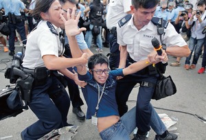 Estudiantes en Hong Kong frenan dilogo sobre crisis
