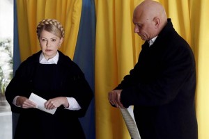 Timoshenko, acompaada de su esposo Oleksander, acudi a primera hora de la maana a las urnas para 
