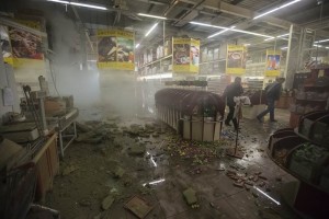 Otro proyectil dej al menos nueve heridos tras estallar en un supermercado de esa ciudad, habitada 