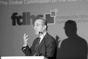 Insiste Felipe Calder�n en que urge renovar polic�as