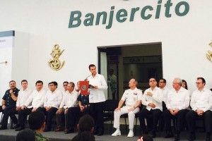 El presidente Enrique Pea Nieto inaugur esta tarde una sucursal de Banjercito en Apatzingn