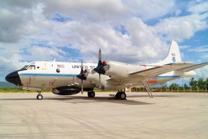 En la primera operaci�n conjunta viajaron en el cazahuracanes; James McFadden, meteor�logo responsab