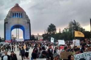 La movilizacin concluy sin problemas en el Monumento a la Revolucin