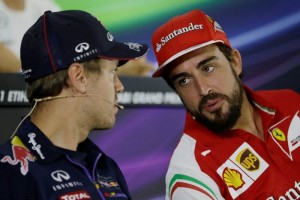 Sebastian Vettel y Fernando Alonso en conferencia de prensa