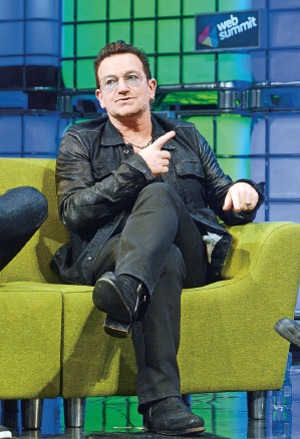 Bono se salv del avin pero no de la bici