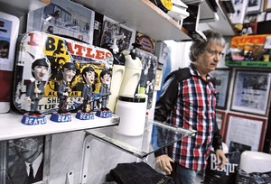 Subastan guitarra de Lennon Subastan guitarra de Lennon