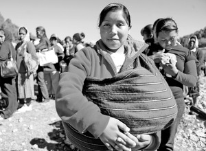 Rarmuris viven cadena de madres nias y solas Rarmuris viven cadena de madres nias y solas