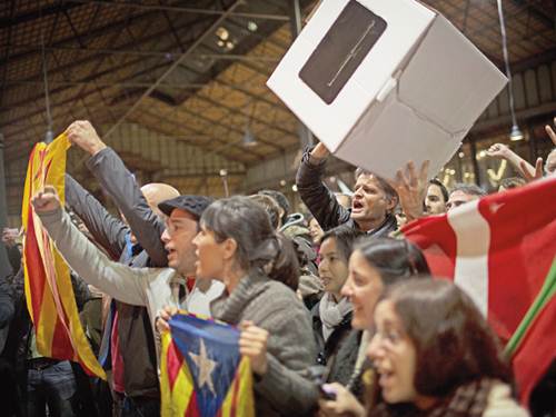 Catalanes votan a favor de la independencia