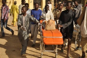 Algunos testigos, que ayudaron en las labores de rescate antes de que llegara la Polic�a al lugar de